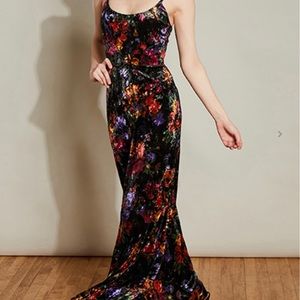 Hutch Size 4 floor length floral velvet gown